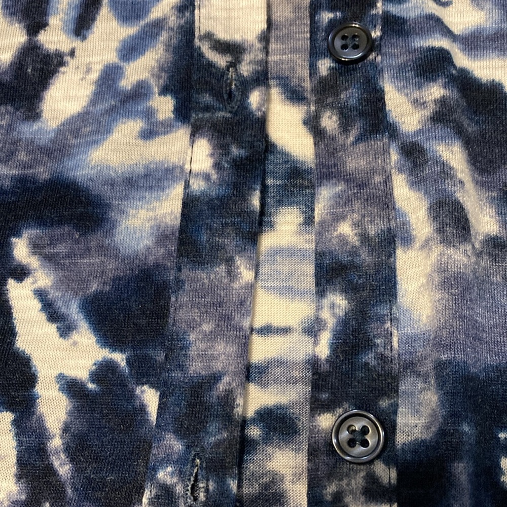 Button down sleeveless top - Picture 3 of 5